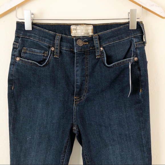 Free People Busted Knee Skinny Jeans - Picture 5 of 8